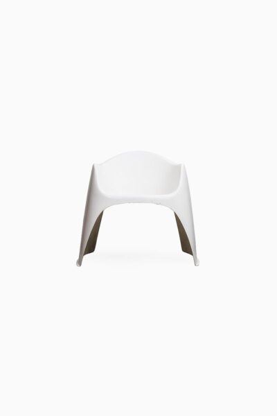 Walter Papst garden chairs in white fiberglass at Studio Schalling