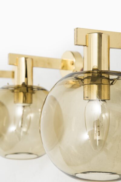 Hans-Agne Jakobsson wall lamp in brass and glass at Studio Schalling