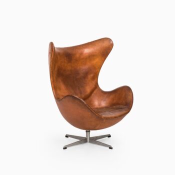 Arne Jacobsen egg easy chair by Fritz Hansen at Studio Schalling