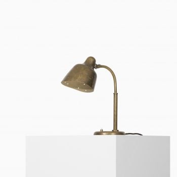 Table lamp in brass attributed to Vilhelm Lauritzen at Studio Schalling