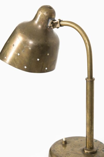 Table lamp in brass attributed to Vilhelm Lauritzen at Studio Schalling