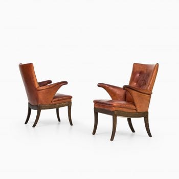 Frits Henningsen easy chairs at Studio Schalling