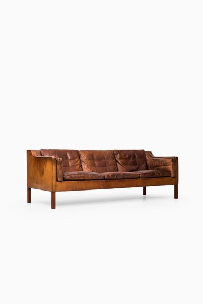 Børge Mogensen sofa model 2213 in cognac brown leather at Studio Schalling