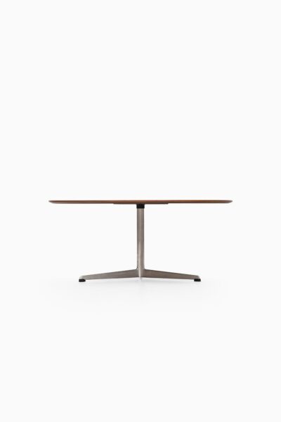 Arne Jacobsen coffee table in rosewood at Studio Schalling