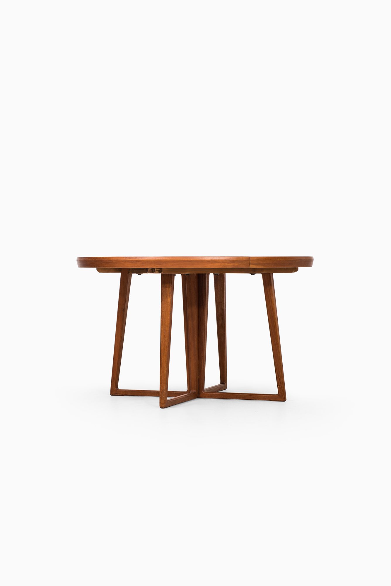 Helge Sibast dining table in teak at Studio Schalling