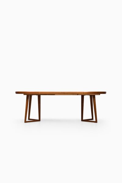 Helge Sibast dining table in teak at Studio Schalling