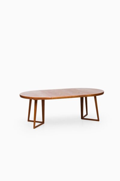 Helge Sibast dining table in teak at Studio Schalling