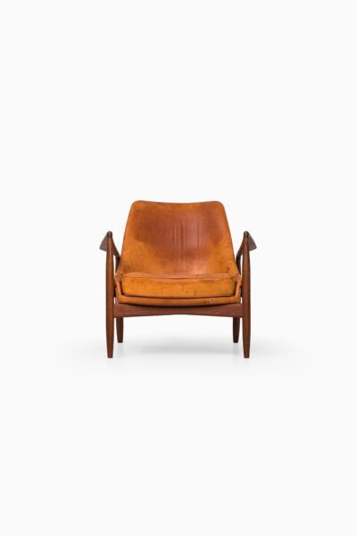 Ib Kofod-Larsen Seal easy chair at Studio Schalling