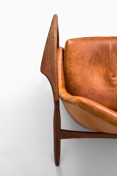 Ib Kofod-Larsen Seal easy chair at Studio Schalling