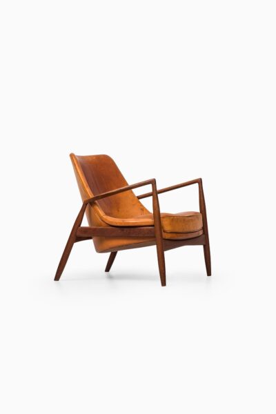 Ib Kofod-Larsen Seal easy chair at Studio Schalling