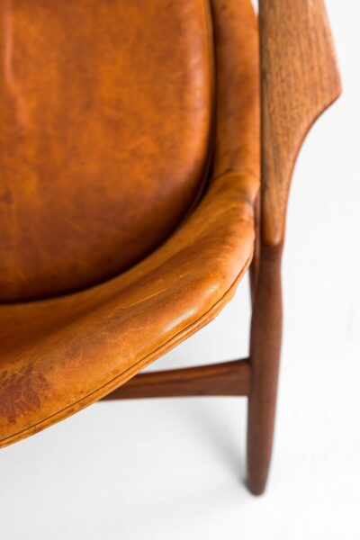 Ib Kofod-Larsen Seal easy chair at Studio Schalling