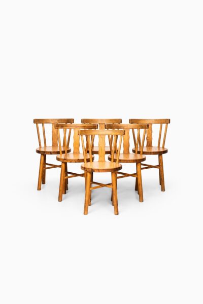 Dining chairs in pine at Studio Schalling
