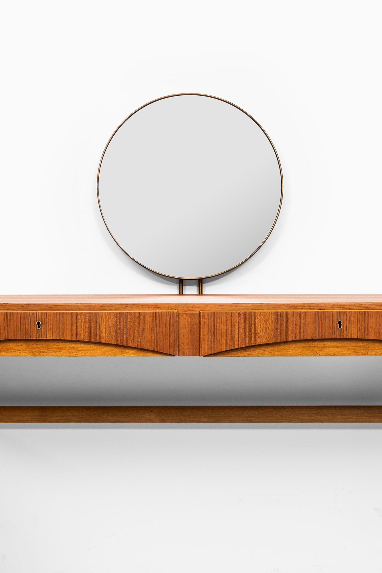 Bertil Fridhagen vanity in teak by Bodafors at Studio Schalling