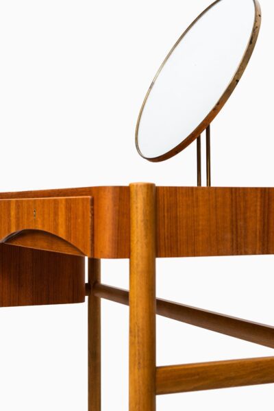 Bertil Fridhagen vanity in teak by Bodafors at Studio Schalling