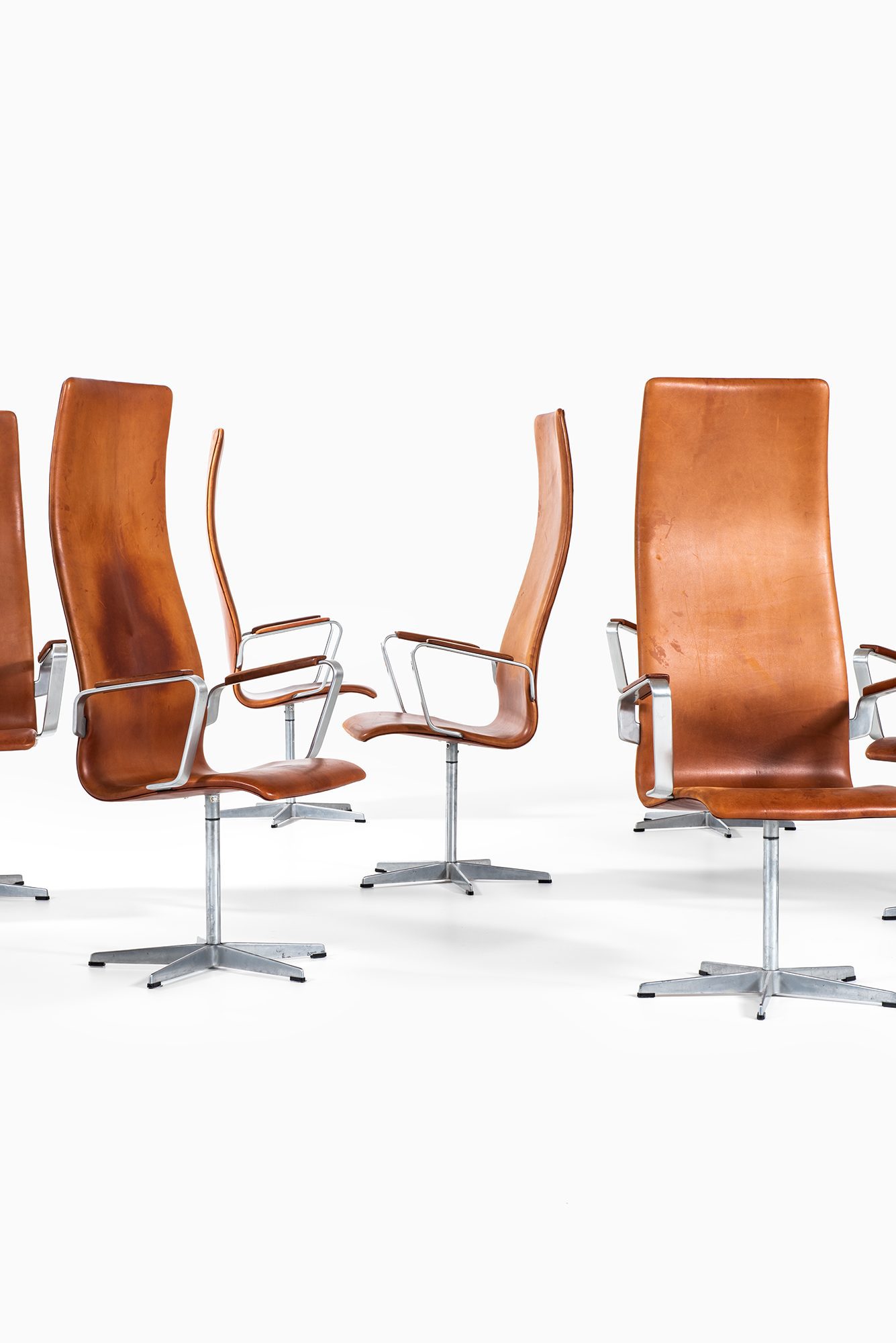 Arne Jacobsen Oxford chairs by Fritz Hansen at Studio Schalling