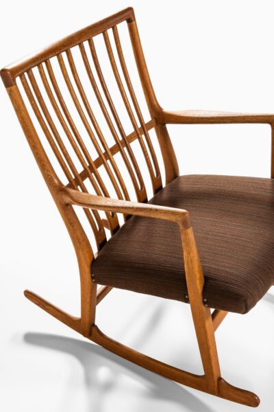 Hans Wegner rocking chair model ML-33 at Studio Schalling