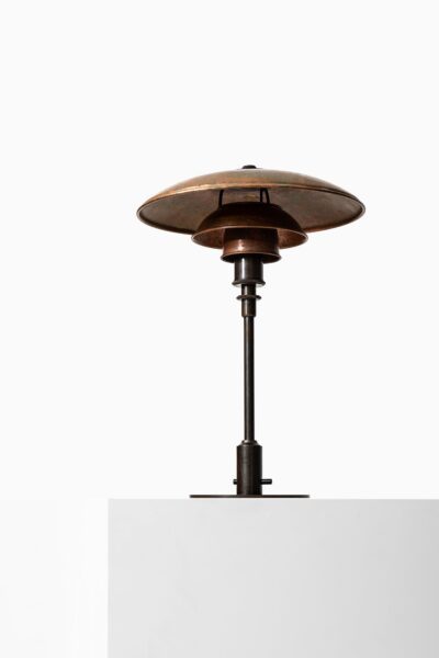 Poul Henningsen table lamp model PH-3/2 at Studio Schalling