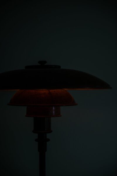 Poul Henningsen table lamp model PH-3/2 at Studio Schalling