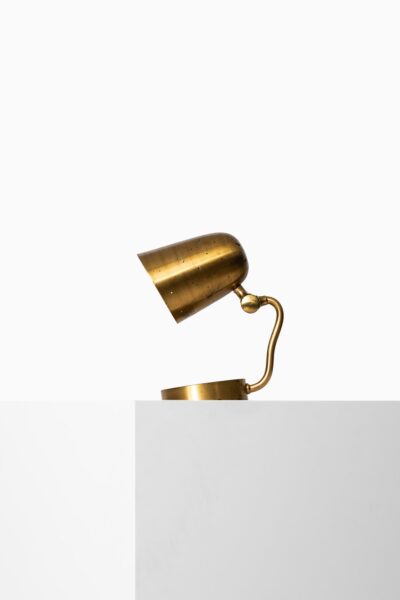 Table / wall lamp in brass by Boréns at Studio Schalling