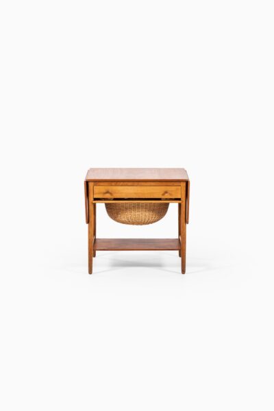 Hans Wegner AT-33 side table by Andreas Tuck at Studio Schalling