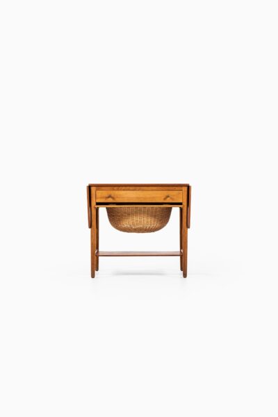 Hans Wegner AT-33 side table by Andreas Tuck at Studio Schalling