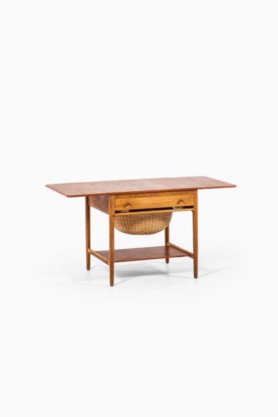 Hans Wegner AT-33 side table by Andreas Tuck at Studio Schalling