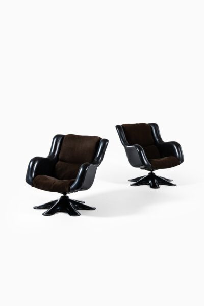 Yrjö Kukkapuro easy chairs model 418 at Studio Schalling