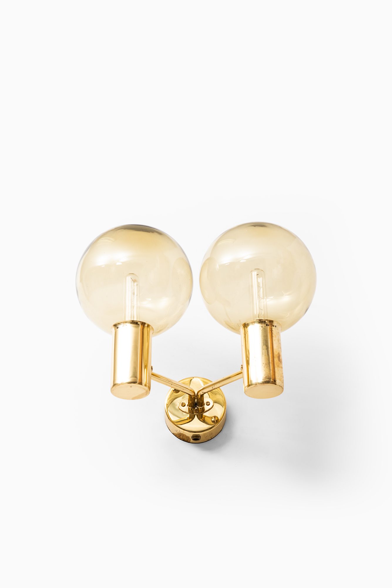 Hans-Agne Jakobsson V-149/2 wall lamps at Studio Schalling