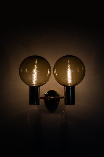 Hans-Agne Jakobsson V-149/2 wall lamps at Studio Schalling