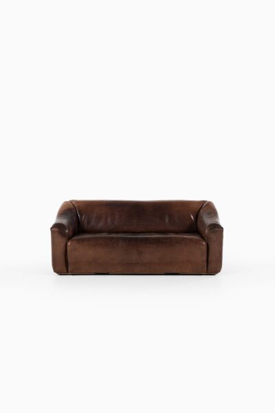 De Sede DS-47 sofa in thick bullhide at Studio Schalling