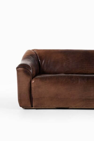 De Sede DS-47 sofa in thick bullhide at Studio Schalling