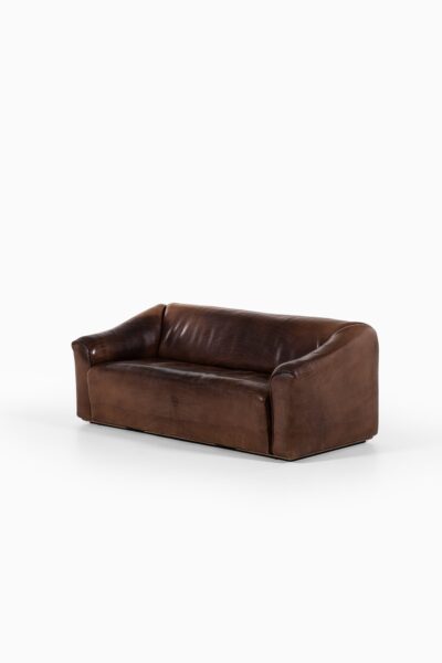 De Sede DS-47 sofa in thick bullhide at Studio Schalling