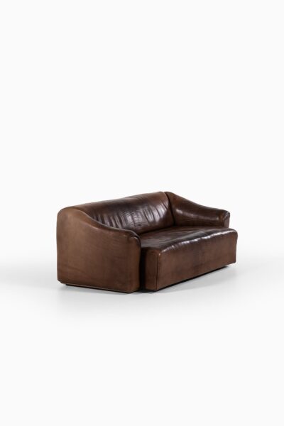 De Sede DS-47 sofa in thick bullhide at Studio Schalling