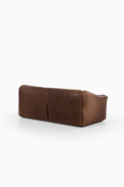 De Sede DS-47 sofa in thick bullhide at Studio Schalling