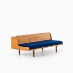 Hans Wegner sofa / daybed model GE-258 at Studio Schalling