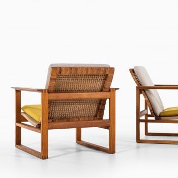 Børge Mogensen sled easy chairs in oak at Studio Schalling