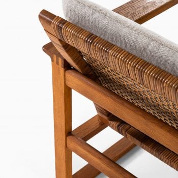 Børge Mogensen sled easy chairs in oak at Studio Schalling