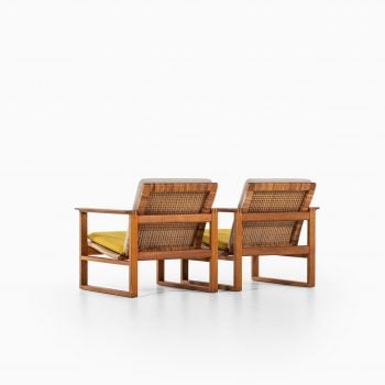 Børge Mogensen sled easy chairs in oak at Studio Schalling
