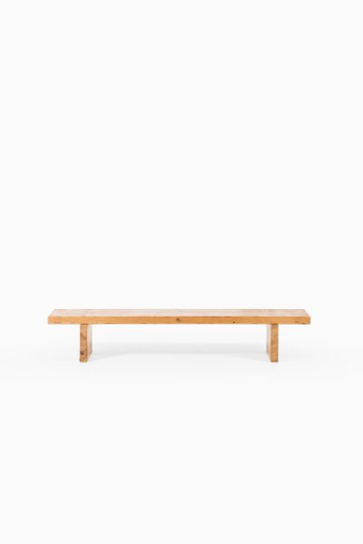 Roland Wilhelmsson bench in pine at Studio Schalling