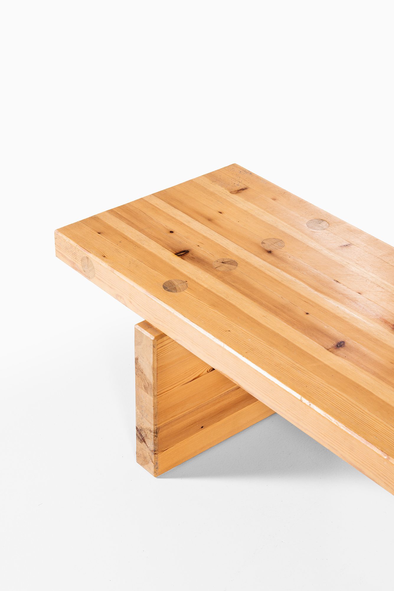 Roland Wilhelmsson bench in pine at Studio Schalling