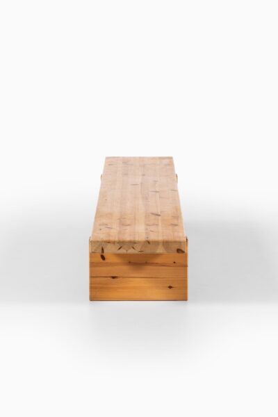 Roland Wilhelmsson bench in pine at Studio Schalling