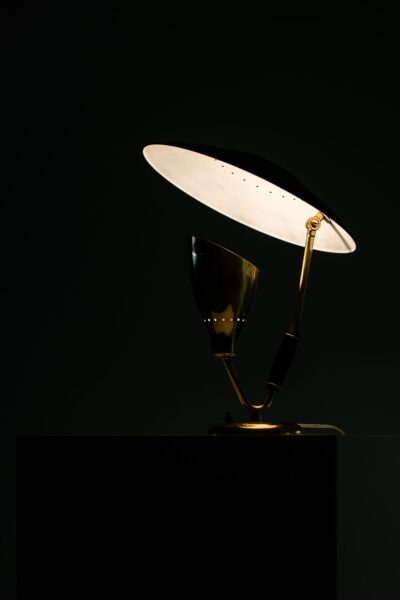 Svend Aage Holm Sørensen table lamp in brass at Studio Schalling