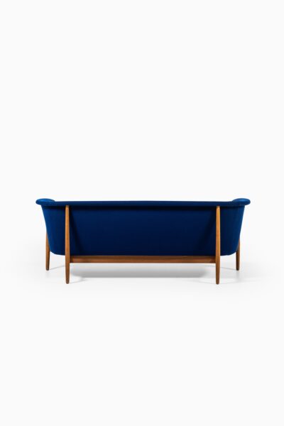 Nanna Ditzel sofa in oak by Knud Willadsen at Studio Schalling