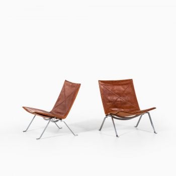 Poul Kjærholm PK-22 easy chairs by EKC at Studio Schalling