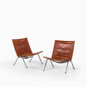 Poul Kjærholm PK-22 easy chairs by EKC at Studio Schalling