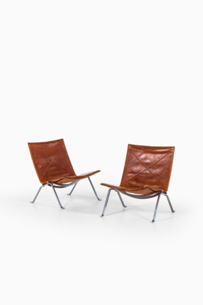 Poul Kjærholm PK-22 easy chairs by EKC at Studio Schalling