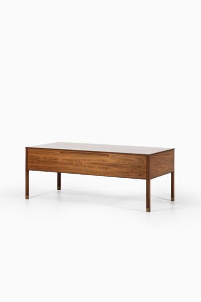 Ole Wanscher desk in rosewood and brass at Studio Schalling