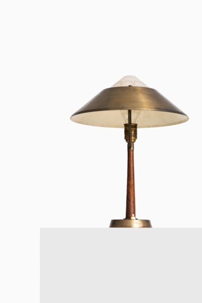 Table lamp in brass by AB E. Hansson & Co at Studio Schalling