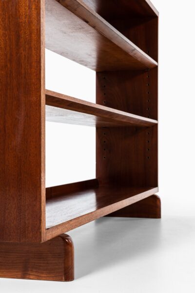 Josef Frank bookcase in mahogany by Svenskt Tenn at Studio Schalling