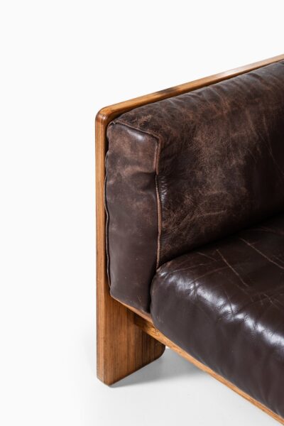 Tobia Scarpa Bastiano sofa in brown leather at Studio Schalling